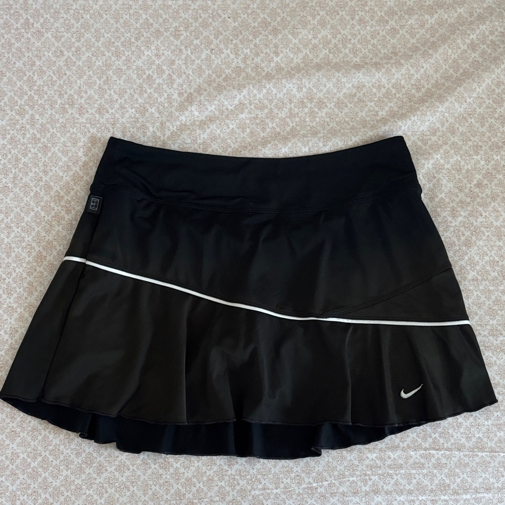 Nike Women's Black tennis Skirt with White Accents